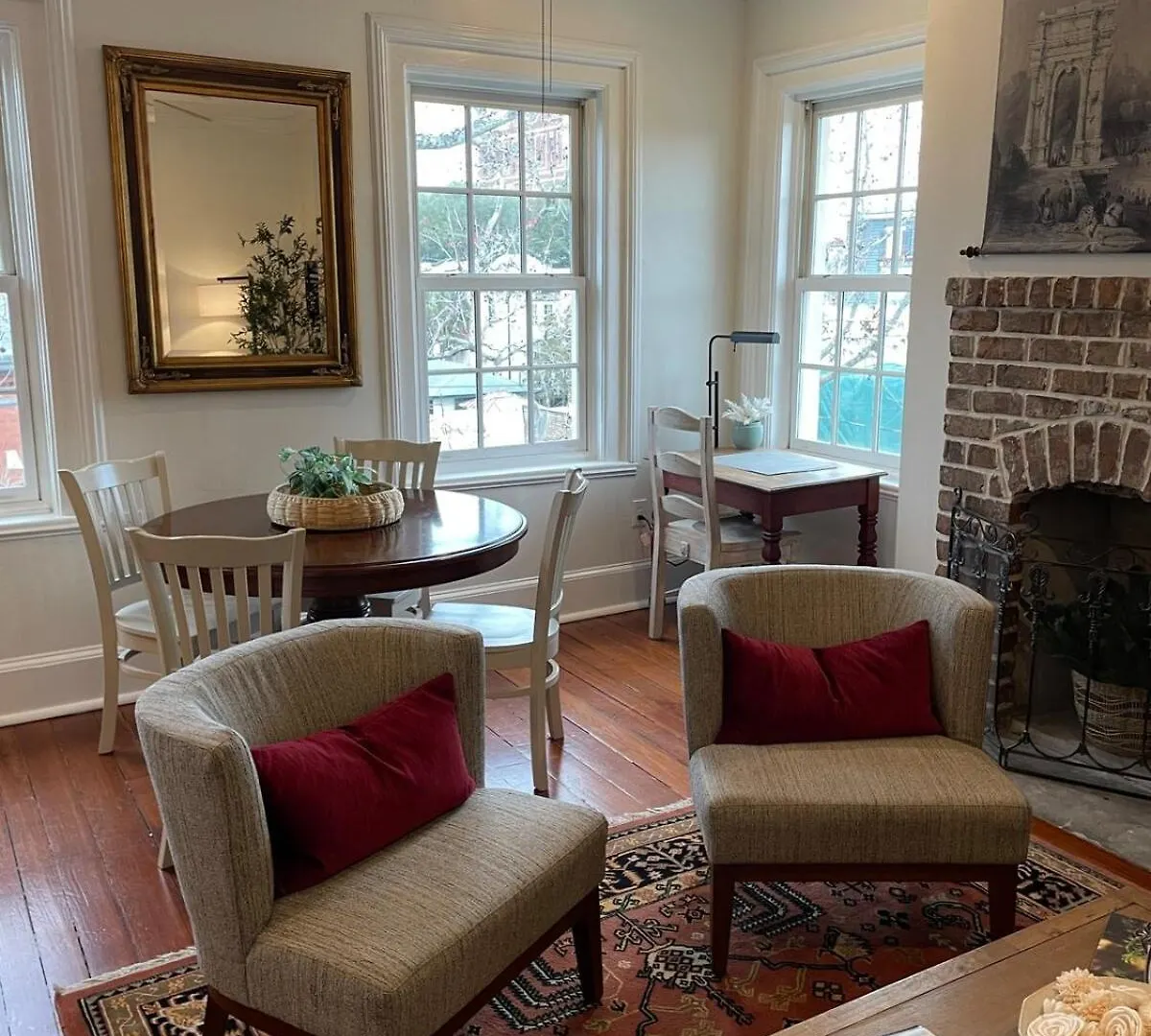 Historic Savannah Getaway 0*,